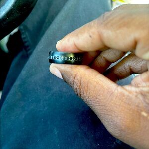 Men ring Sz.8 like new rare black diamonds